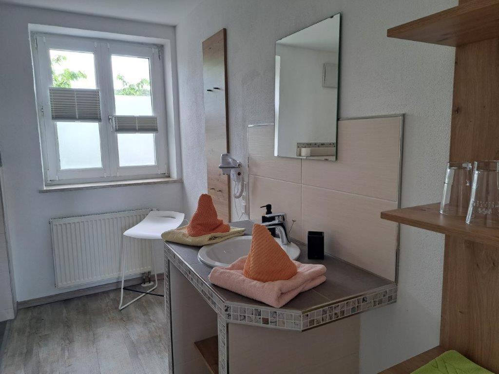 Hotel Rathausstuben Wackersdorf Esterno foto