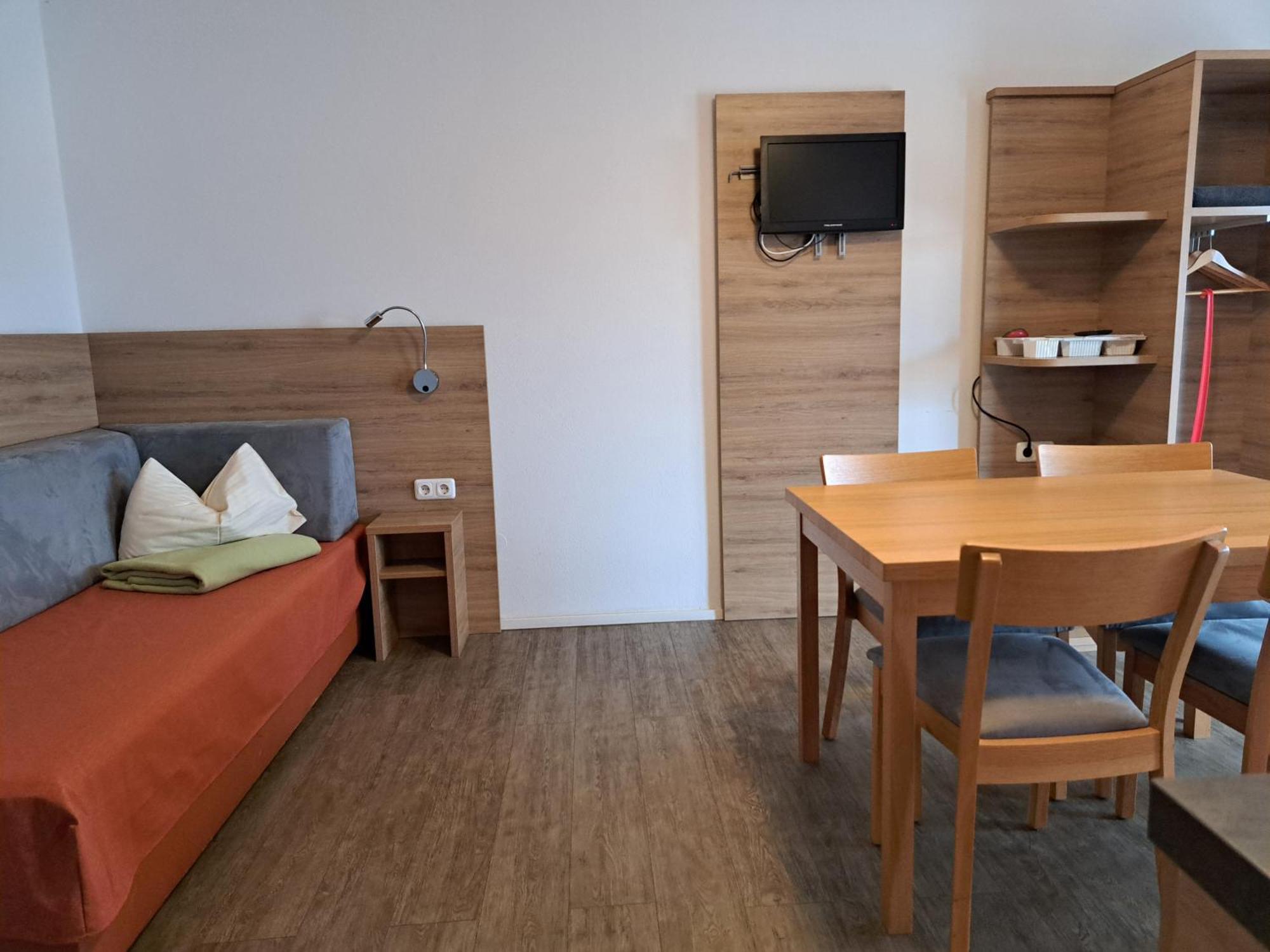 Hotel Rathausstuben Wackersdorf Esterno foto