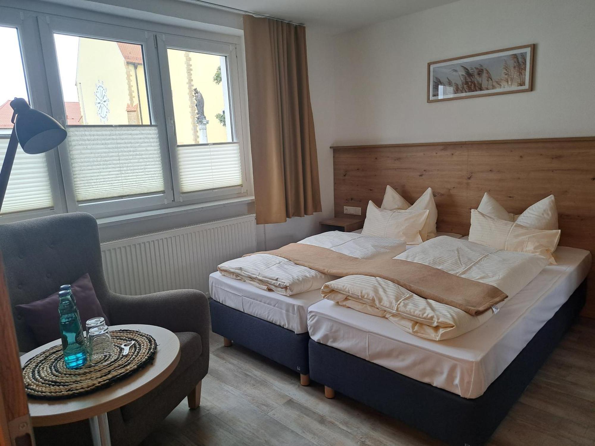 Hotel Rathausstuben Wackersdorf Esterno foto